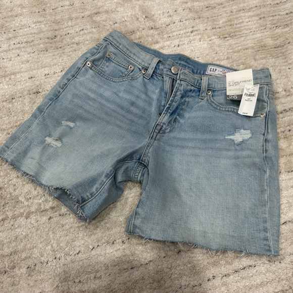 NWT Gap 5" Mid Rise Girlfriend Shorts - Picture 6 of 7